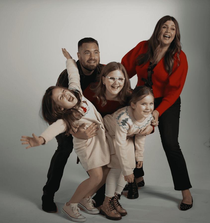 Hillary Scott Reveals She’s Pregnant, Expecting Fourth Daughter With ...