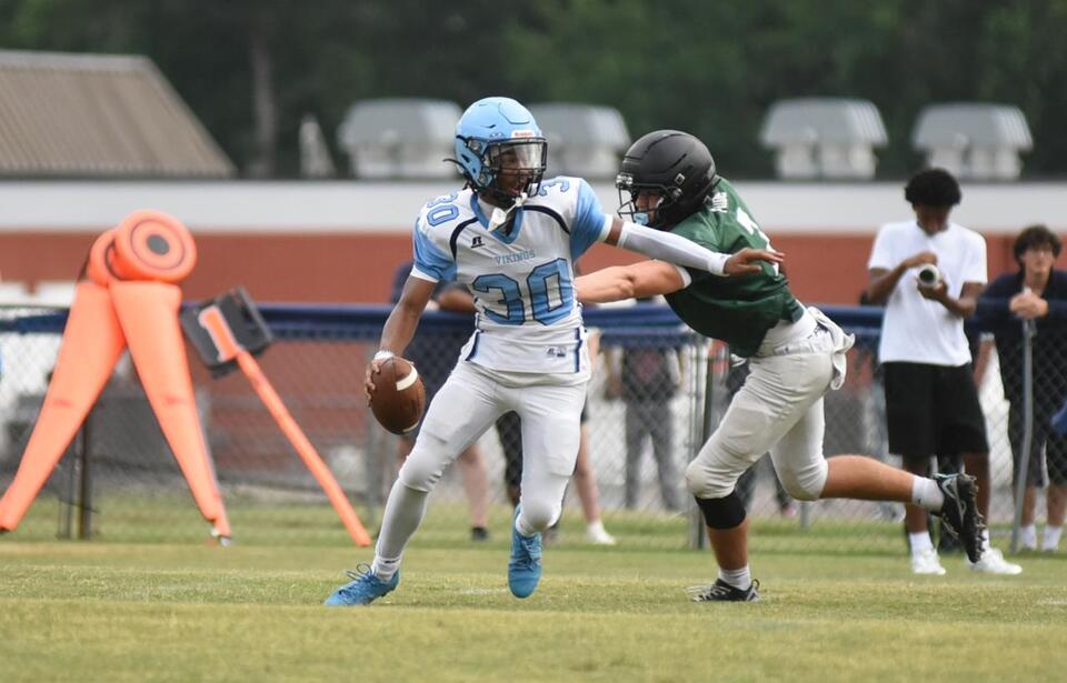 Defense, passing game shine in scrimmage