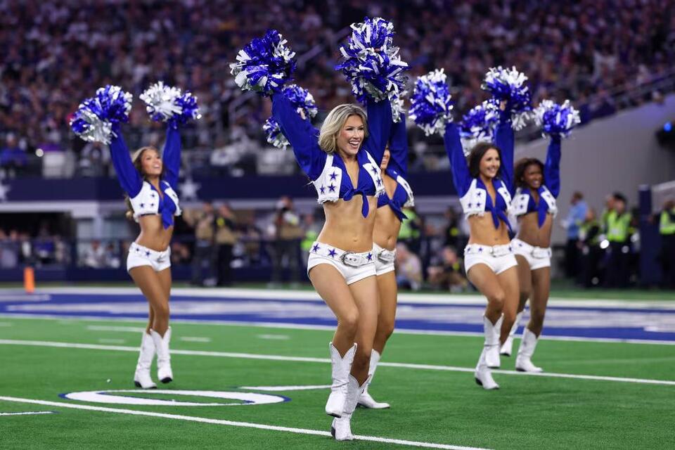 Dallas Cowboys Cheerleaders take legal action against My Chemical Romance over onstage costumes
