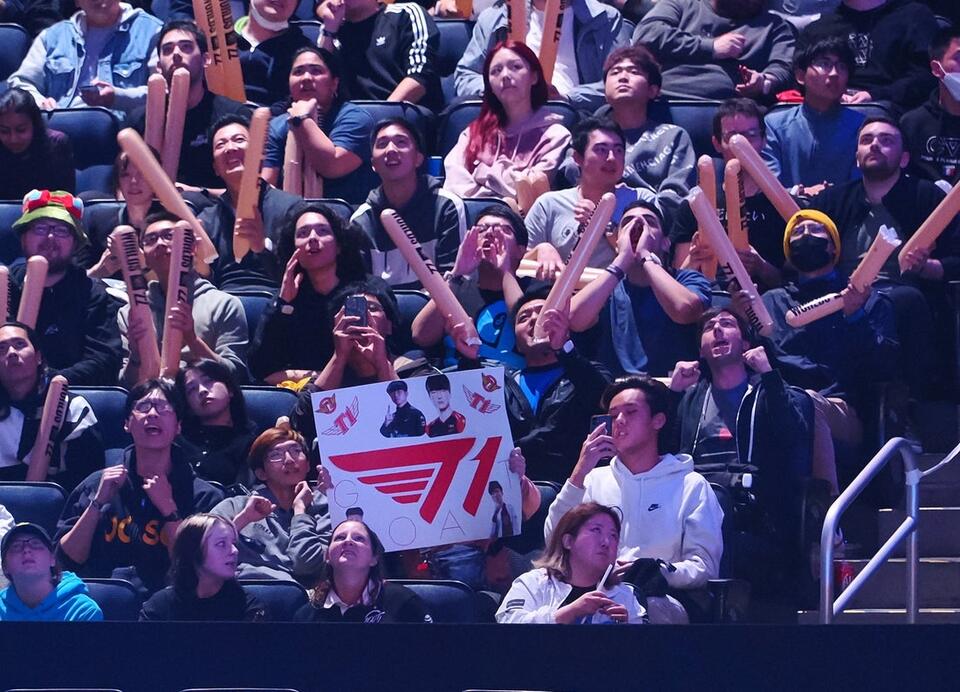 Dplus, Gen.G clinch knockout spots at LoL Worlds - NewsBreak