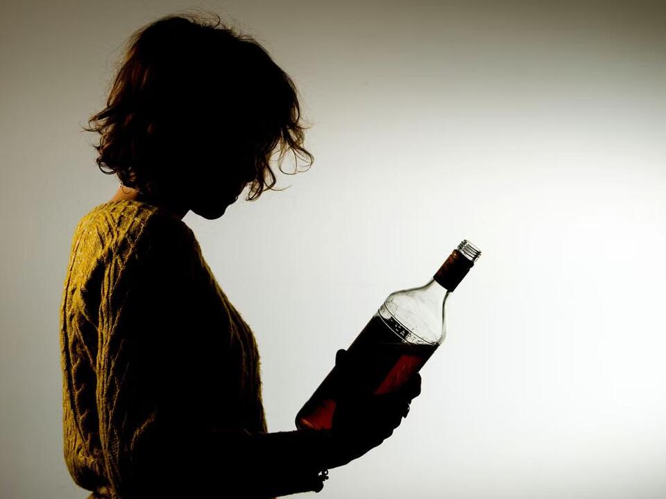 Woman’s extremely rare syndrome means she gets drunk without alcohol