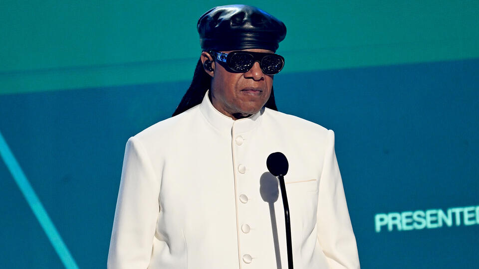 Stevie Wonder Reasserts He's Blind After Speculation That He Can See