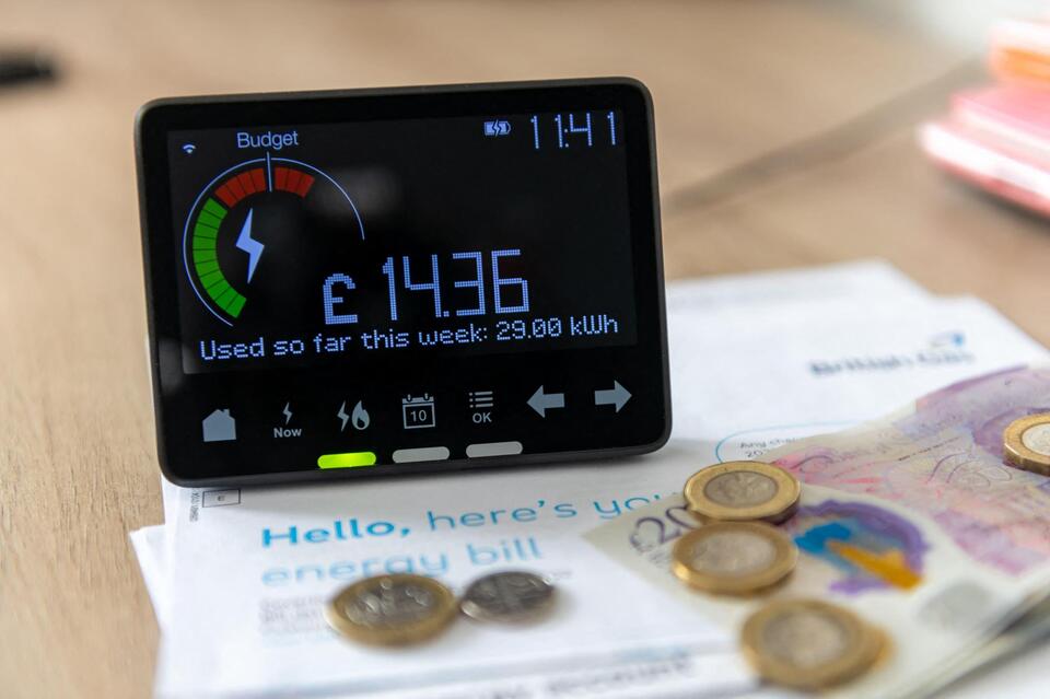 Government urges households to make £150 energy bill check - NewsBreak