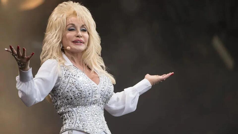 Dolly Parton Tributes Pour In: “A True Gift to Humanity and the Very Best of Us”