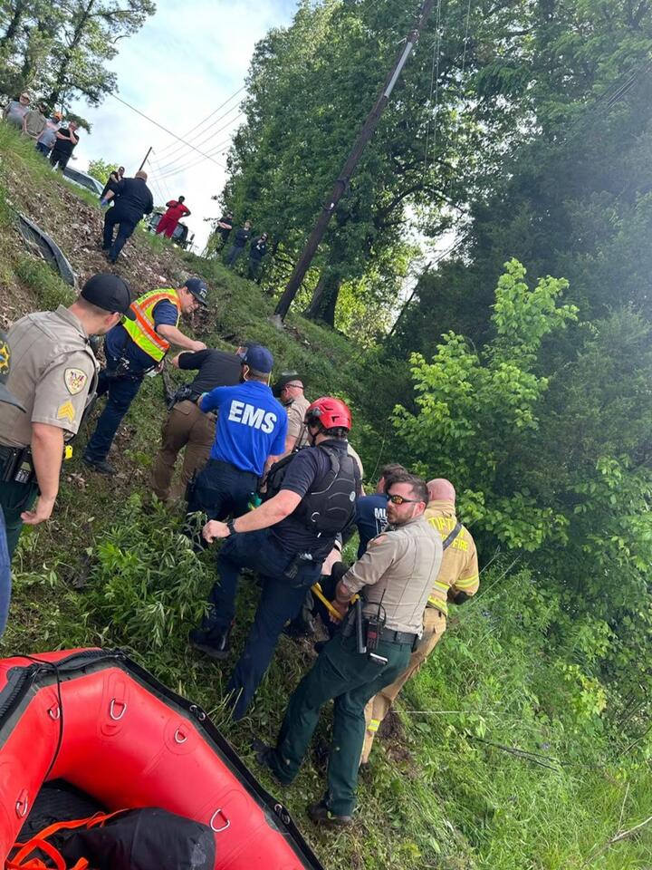 Driver rescued after car crashes into pond in Munford, fire dept. says ...