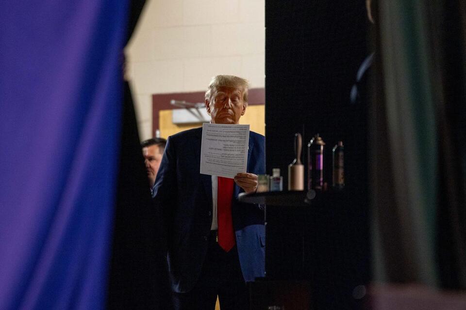 Damning Evidence Blows Up Trump’s Classified Documents Defense NewsBreak