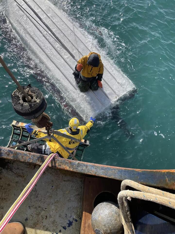 15-year-old survives after fishing boat capsizes off Alaskan island, killing his brother and cousin