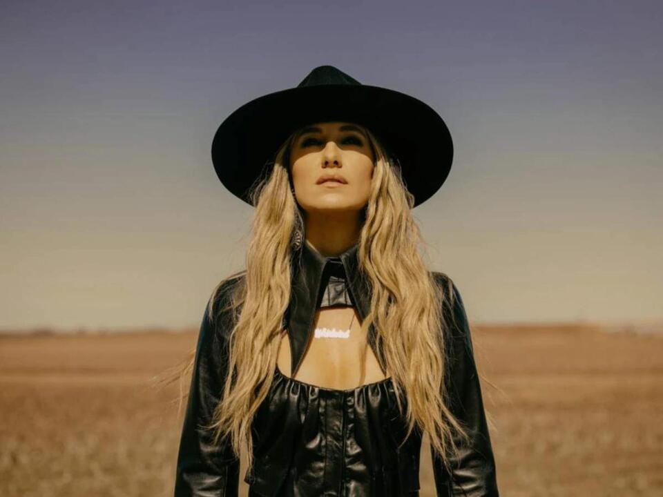 Country star Lainey Wilson lays whirlwind tour with stop in Fort Worth ...