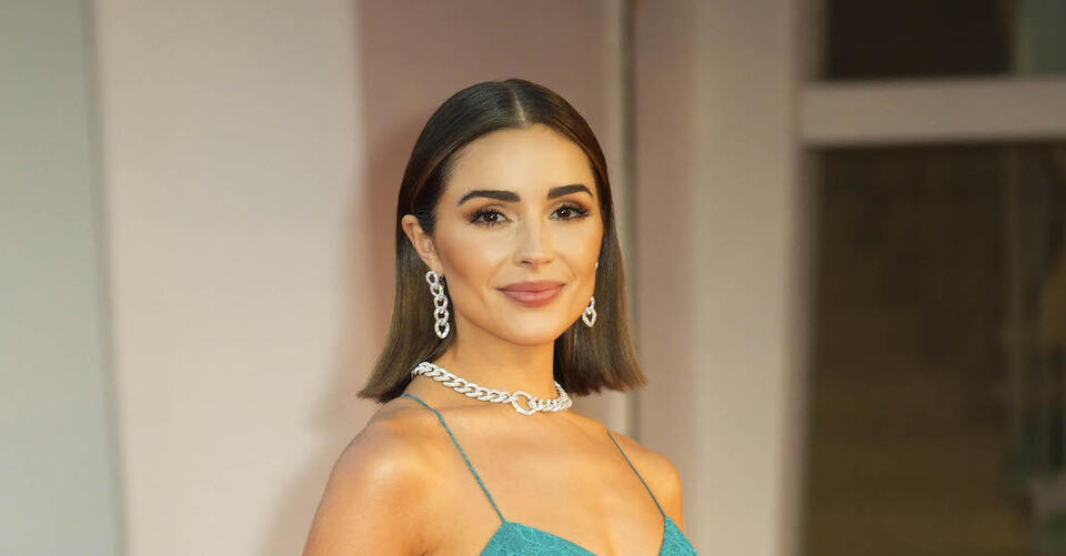 Olivia Culpo Revives the No-Pants Trend in These Ultra-High Bottega Veneta Boots – NewsBreak