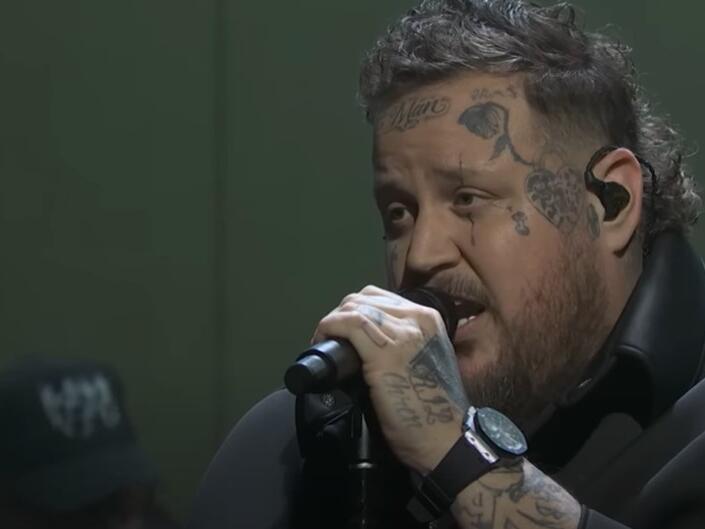 Jelly Roll Performs Unreleased Song “Winning Streak” On ‘Saturday Night