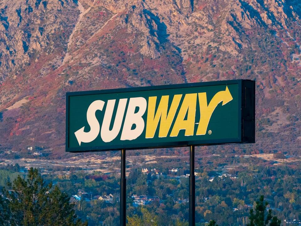 Subway closes more locations as store count hits record low - NewsBreak