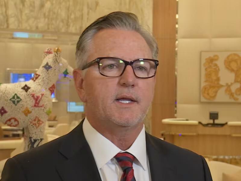 Former Las Vegas casino executive gets a year's probation in bookmaking