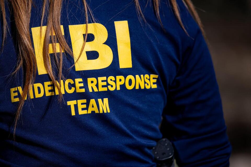 Female FBI agent's career stalled out after rebuffing male coworker's drunken advances, lawsuit says