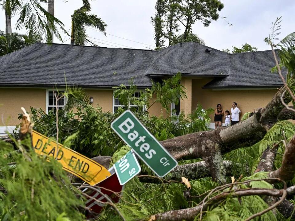 Florida Scammers Are Going Door to Door Posing as FEMA Workers to