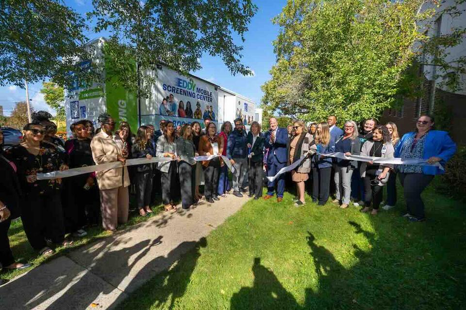 📢 New mobile unit brings lung cancer screening closer to home - NewsBreak