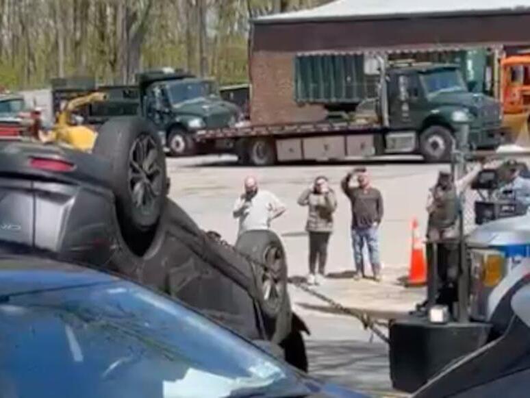 Car overturns in crash in Staten Island’s Castleton Corners section