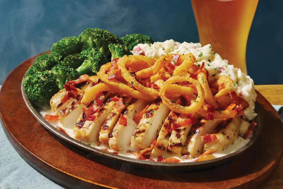 Sizzlin’ Skillets Are Back at Applebee’s This Fall - NewsBreak