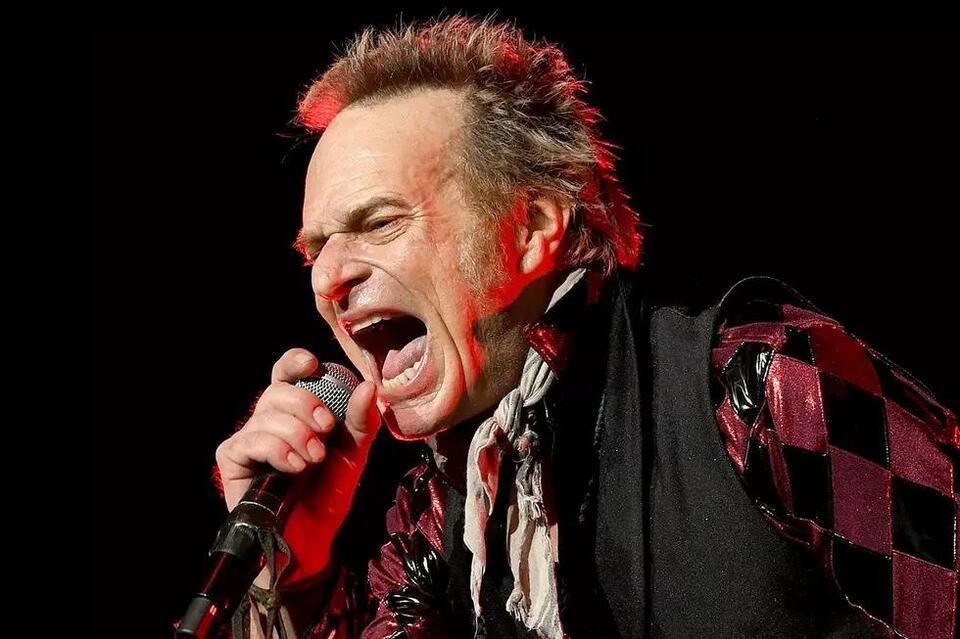 David Lee Roth Announces Summer 2025 Tour Dates - NewsBreak
