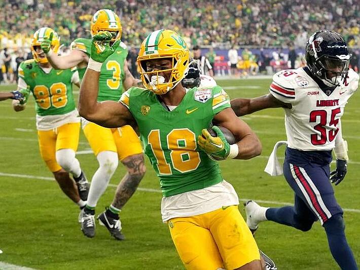 NCAAF Bowl Game Prediction Liberty vs Oregon