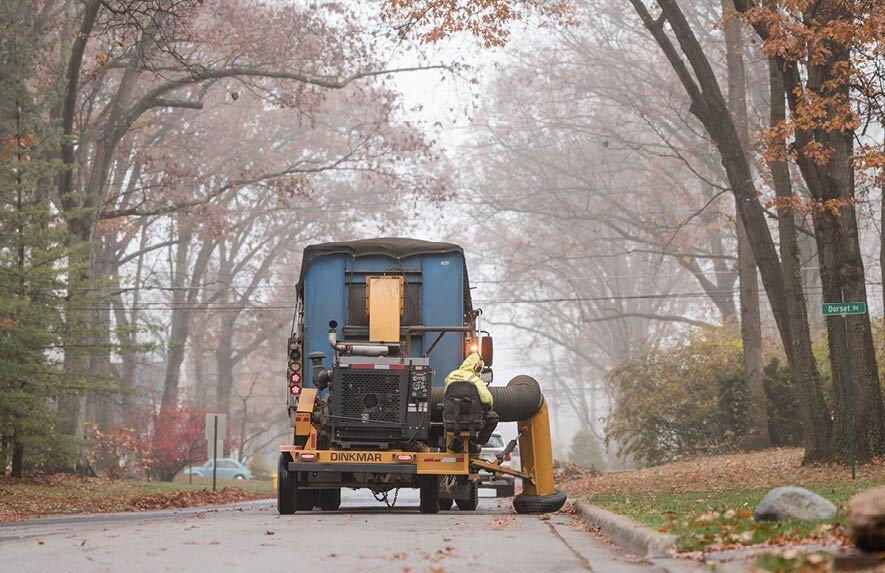 ⚠️ Fall leaf collection runs Oct 19–Dec 7 in Upper Arlington - NewsBreak