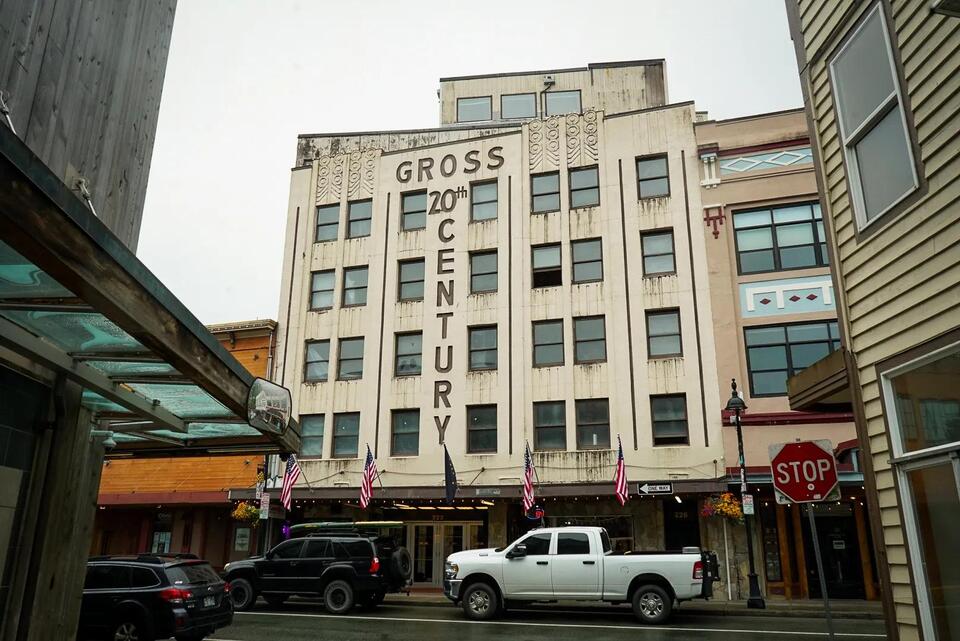 Aurora Grand Theater brings second-run movies to downtown Juneau ...