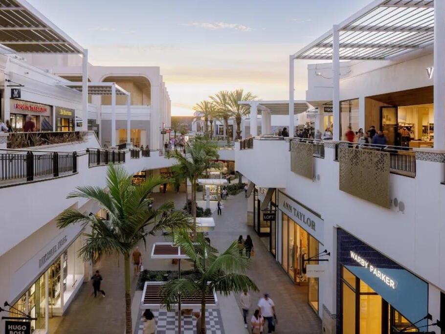 New Shops Opening at Fashion Valley, Including Firsts for San Diego Market
