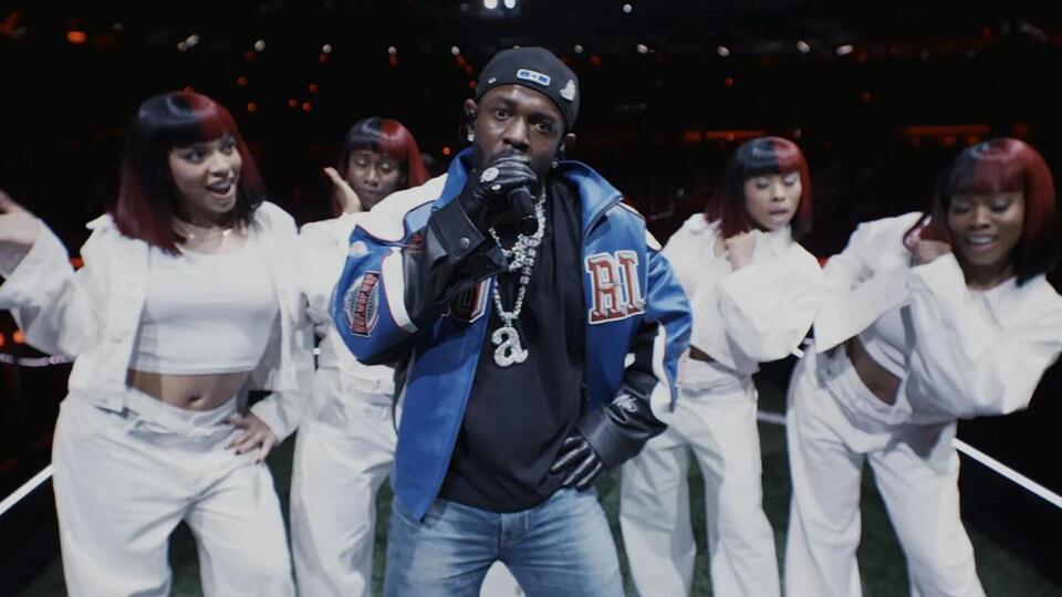 Super Bowl 2025: Who was the first celebrity to perform in the halftime ...