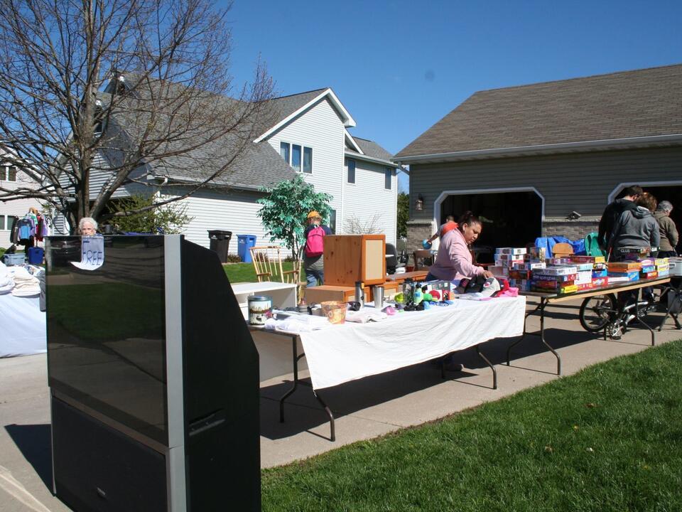 Online form available for posting Waunakee Garage Sale ads