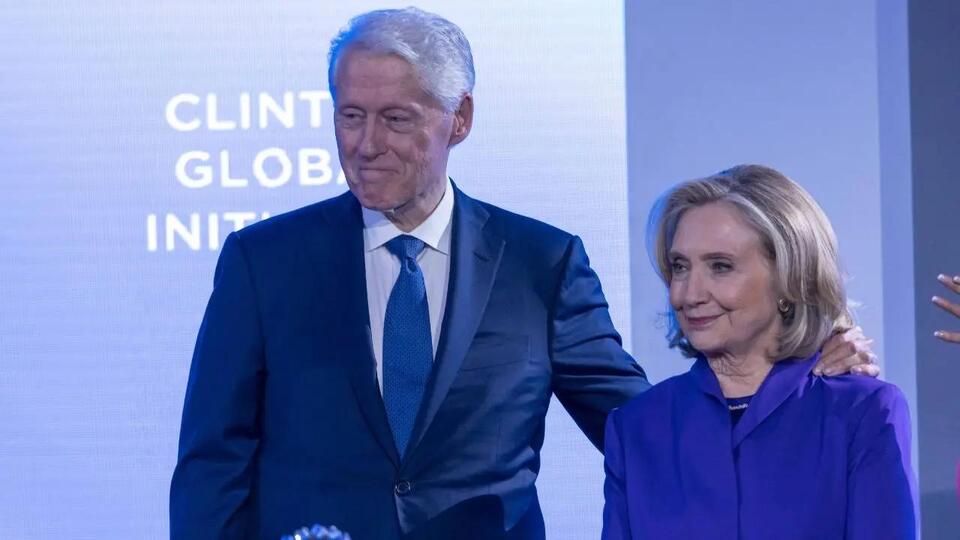 Hillary Clinton Shares Throwback Photo From Her and Bill Clinton's ...