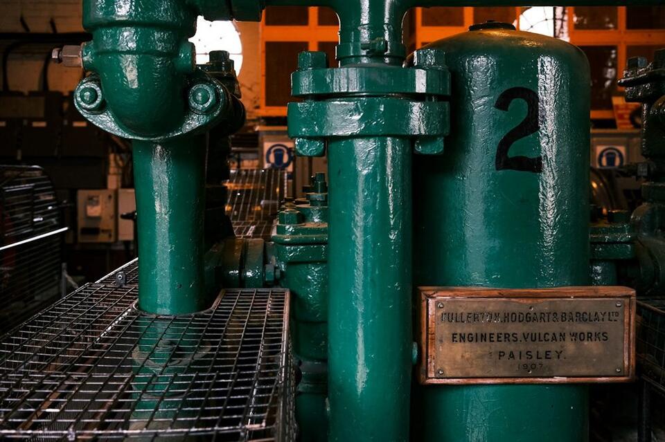 How Facility Paint Extends Industrial Equipment Life