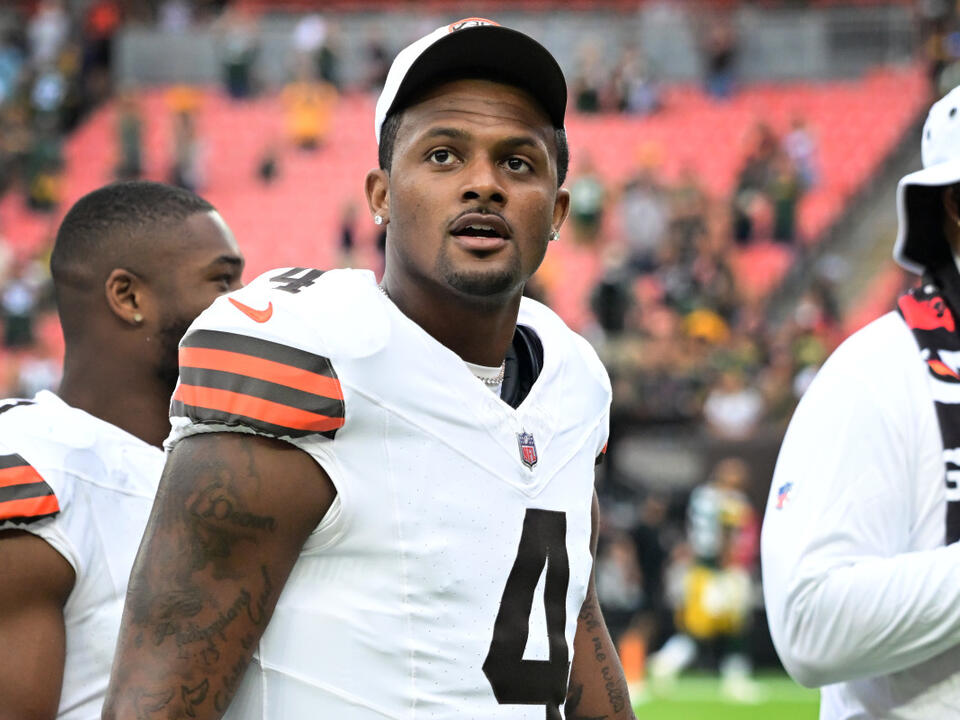 Browns' Watson Announces Death of Father