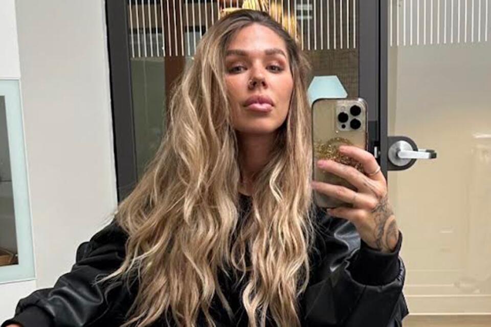 Hair Stylist Defends Charging Client Full 500 Price Despite Hair