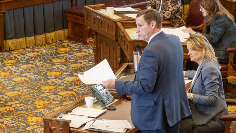 Kansas Senate votes to send $1.6 billion, 3-year tax overhaul ...