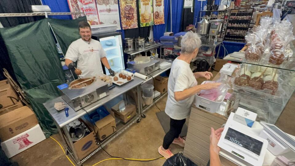 'Nobody’s cooking is better than your mom’s': N.C. State Fair vendors open to flat fee, visitors eat their hearts out