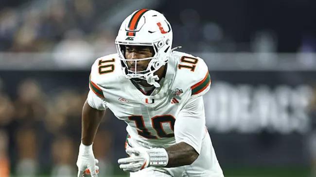 Florida Bar Employee Put On Leave After Racist Messages Target Black Football Player