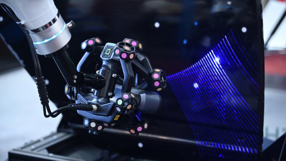 Hexagon Debuts Wireless Hyperscan SR 3D Scanner at IMTS 2026 - NewsBreak