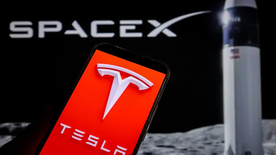With earnings in rearview mirror, SpaceX-Tesla merger chatter takes ...