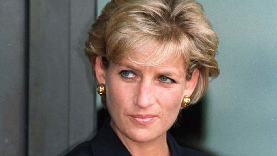 Princess Diana Feared Harry Would Fade Into William’s Shadow — Expert ...