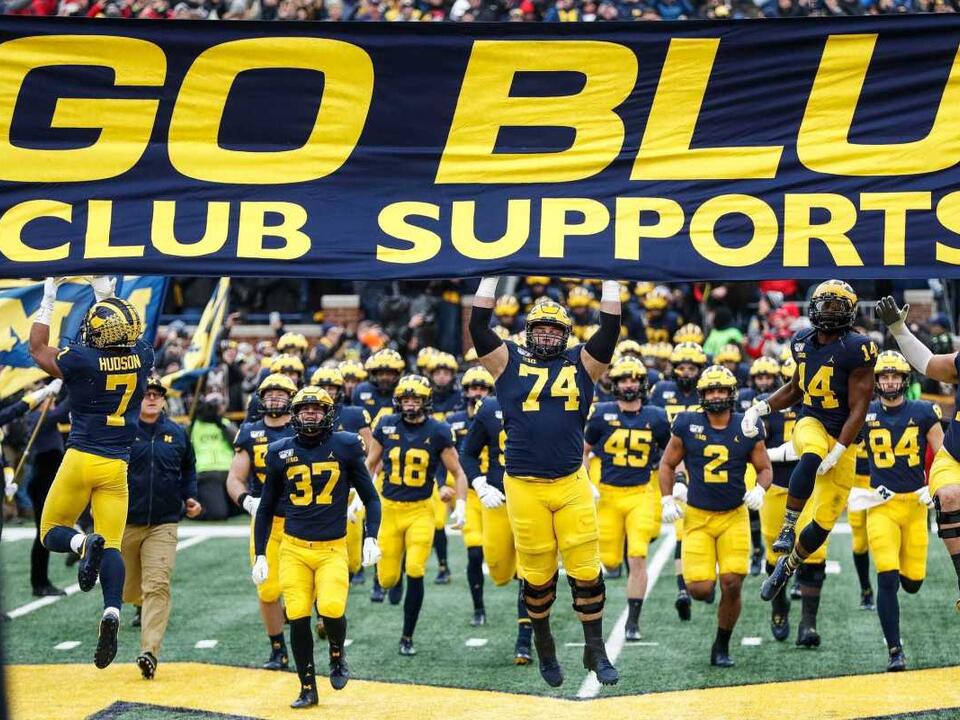 Texas Longhorns and Michigan Wolverines, a matchup 10 years in the