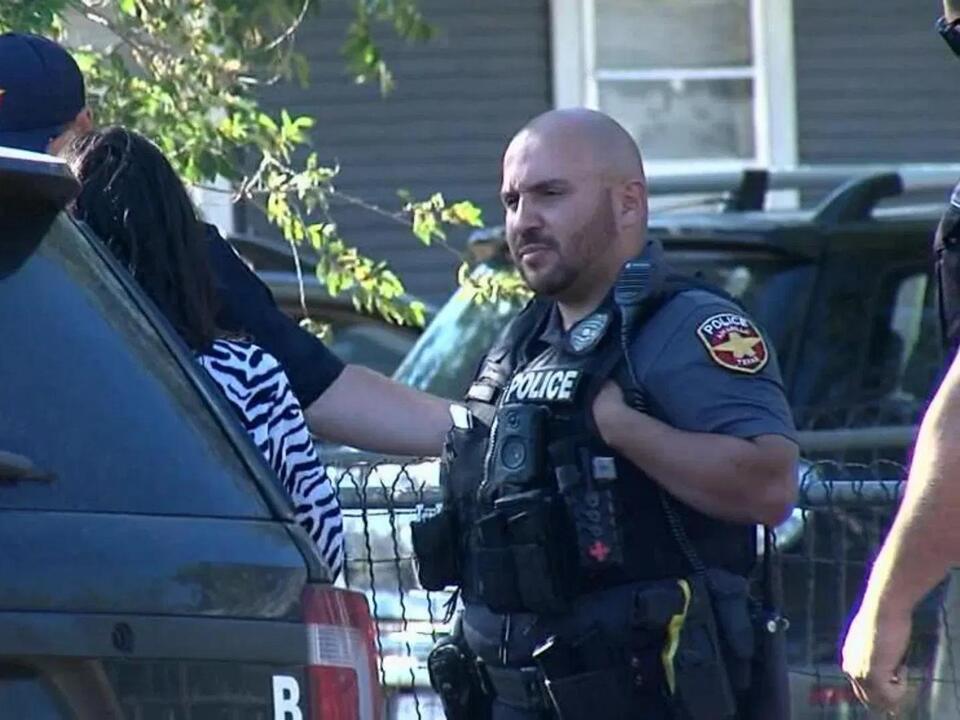 Texas woman charged after kidnapping, DWI incident with child in car