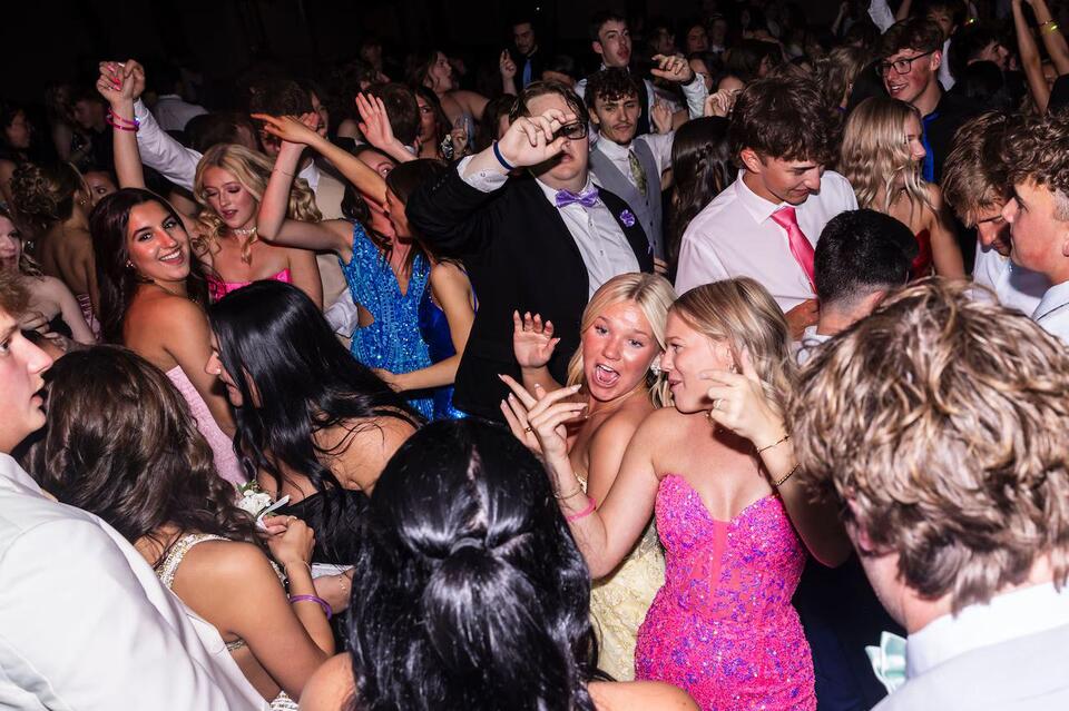 Bay City Western students spend ‘A Night in Rio’ at their 2026 prom ...