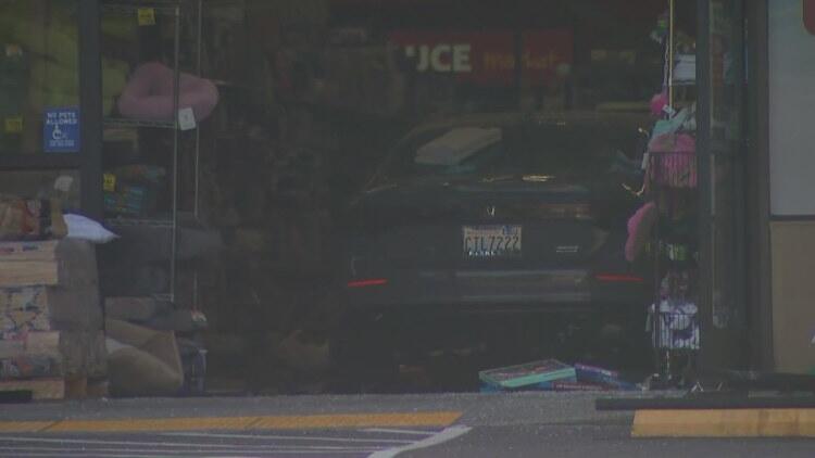 1 dead, 3 injured after car crash into Kirkland Grocery Outlet - NewsBreak
