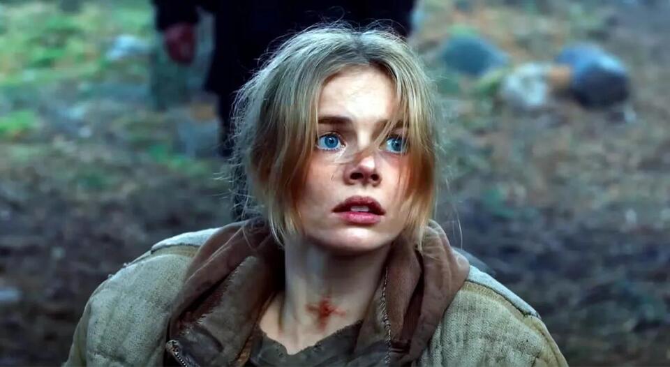 Samara Weaving and Nicholas Bruans Prepare for Killer Wasps in ‘Hivemind’