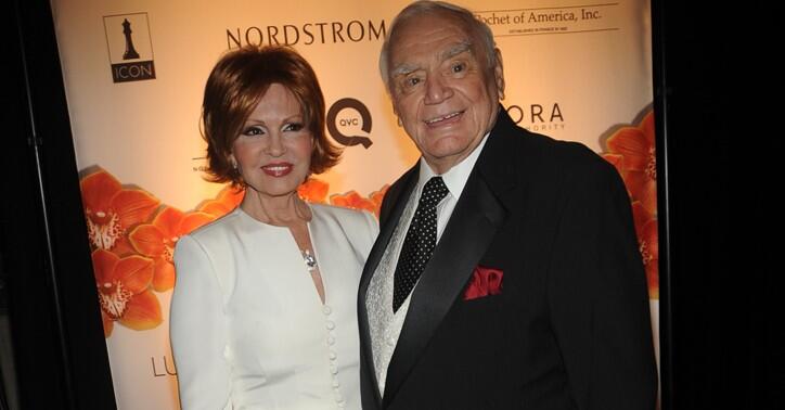 Beauty Entrepreneur Tova Borgnine Dies at 80 – NewsBreak