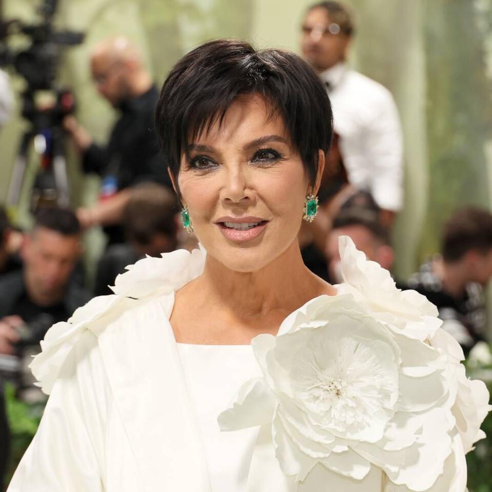 Kris Jenner&rsquo;s Christmas Throwback Is Bringing Back This Retro
