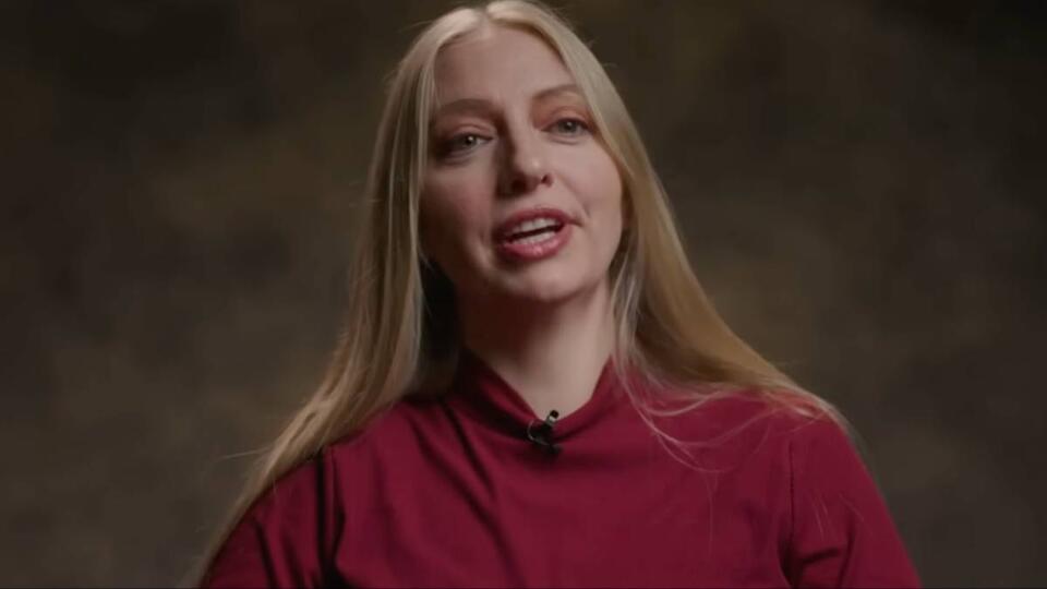 Woman who escaped the Amish and became a stripper revealed moment she