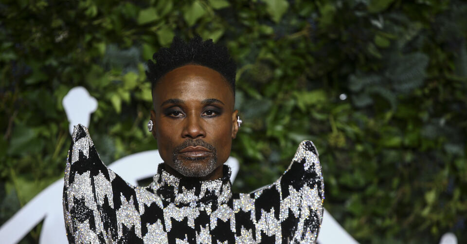 Billy Porter Makes a Grand Entrance in Richard Quinn at The Fashion Awards – NewsBreak