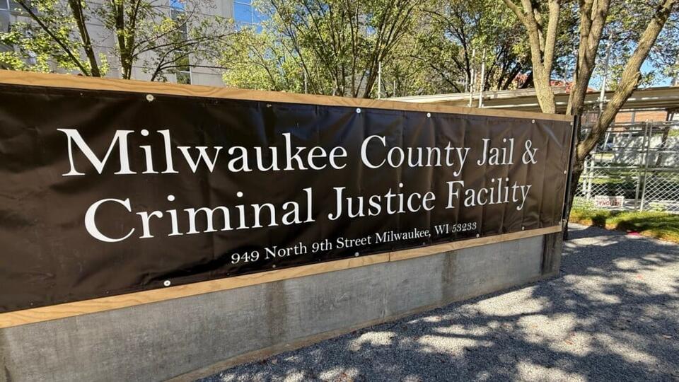 Milwaukee County Jail also suspends inmate tablet messaging over ...
