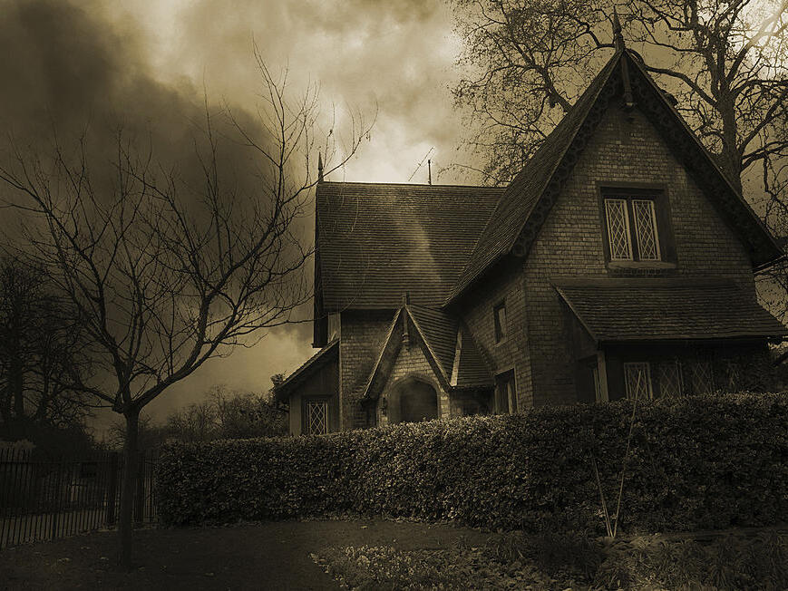 A “Demented” Haunted House In MA Awaits You!