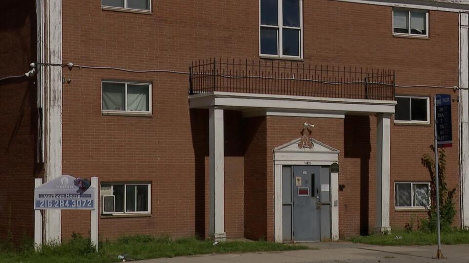No gas, no hot water: East Cleveland tenants demand action from apartment complex